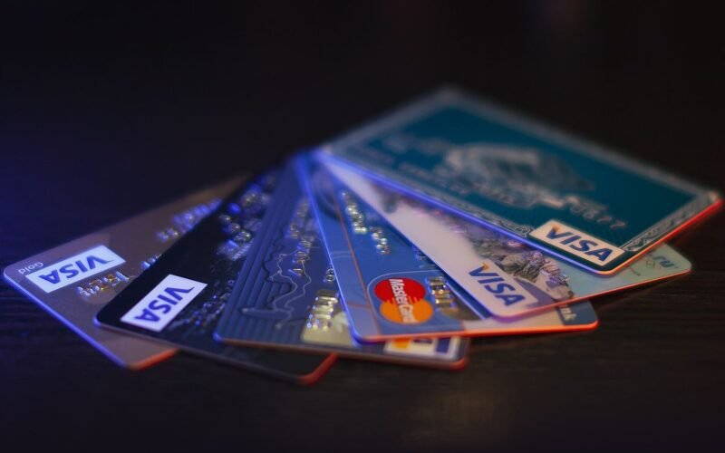 Tarjetas bancarias en abanico